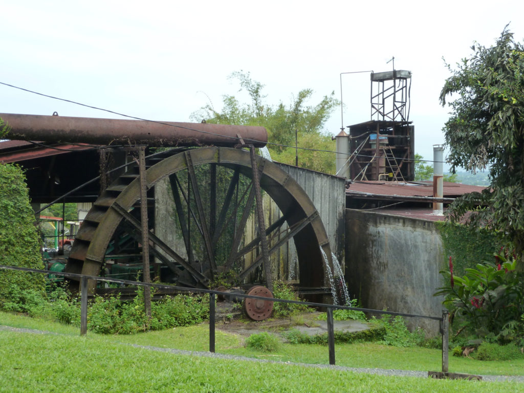 La roue à aubes de la distillerie