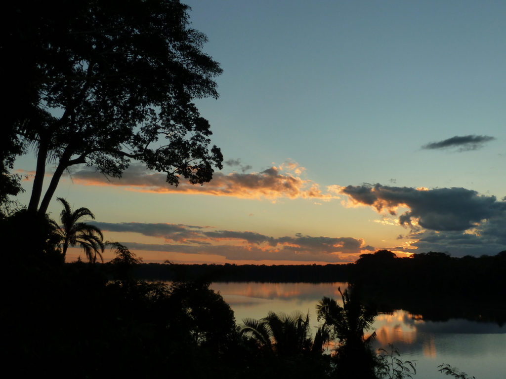 Coucher de soleil sur le lac Sandoval